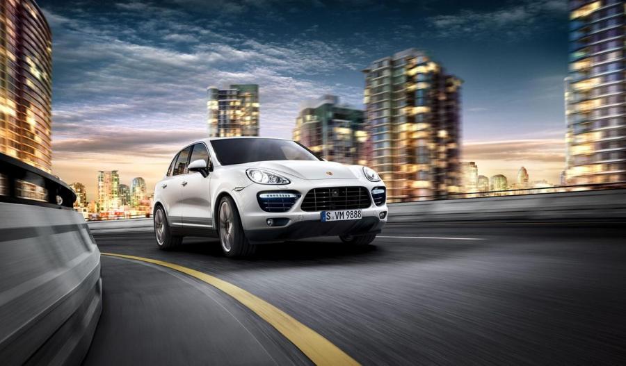  Porsche Cayenne Turbo S 2012 года  (фото 18 из 28)